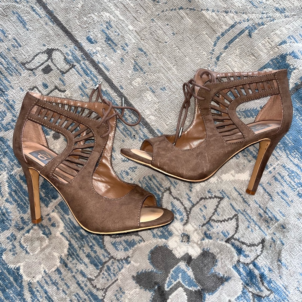 Size 7 womens Dolce Vita brown heels